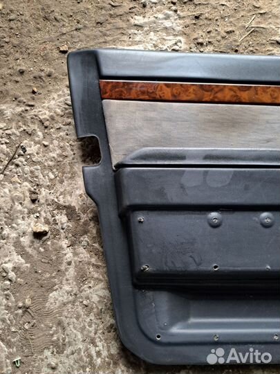 Обшивка двери передний левый Mercedes W140