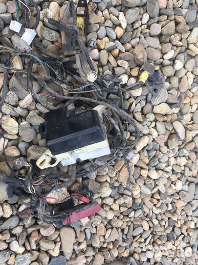 Toyota funcargo блок предохранттелей с проводкой