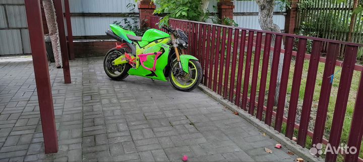 Kawasaki zx6r stunt