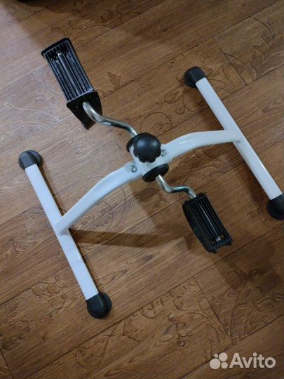 Тренажер для гиперэкстензии