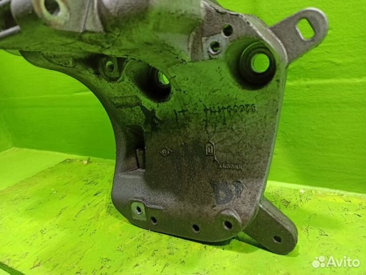 Кронштейн компрессора кондиционера Renault Logan 2