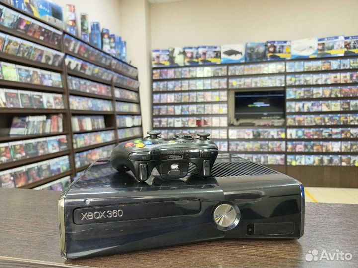 Xbox 360 Slim Freeboot (глянцевый) + 25 игр