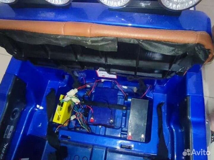 Детский электромобиль