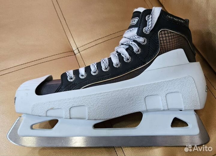 Хоккейные коньки вратаря bauer