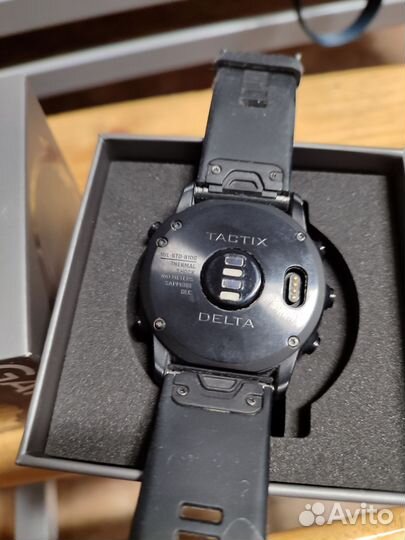 Смарт часы garmin tactix delta