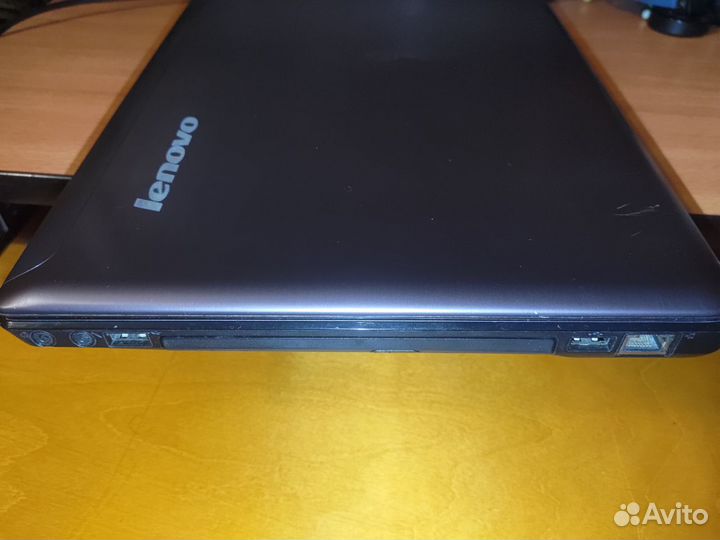 Lenovo Z575 4 ядра 4 потока 8 GB 256 SSD + 750 HDD