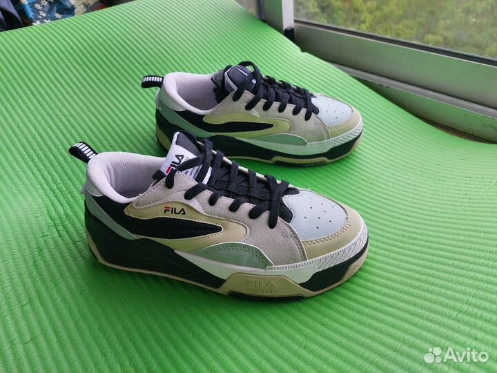 Кроссовки женские 37размер