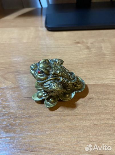 Статуэтка лягушка