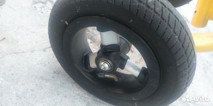 Детский трехколесный велосипед бу