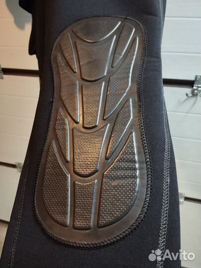 Сухой гидрокостюм