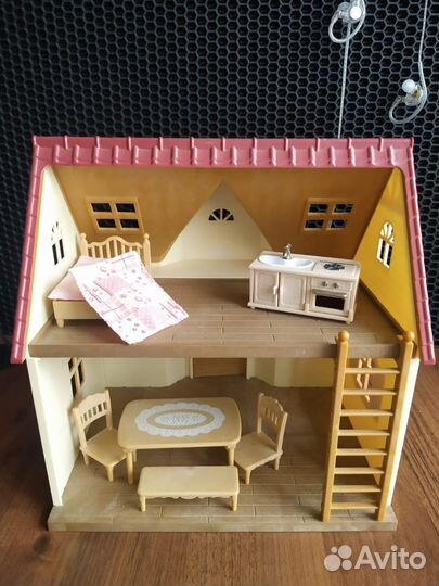 Sylvanian Families дом Марии, кролики, бурундуки