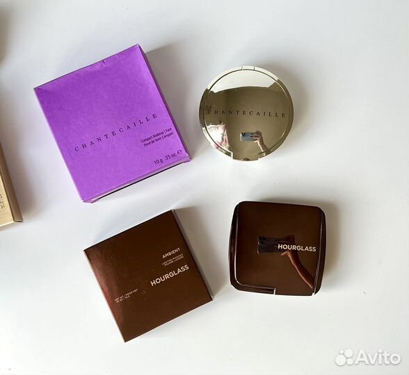 Hourglass, Chantecaille