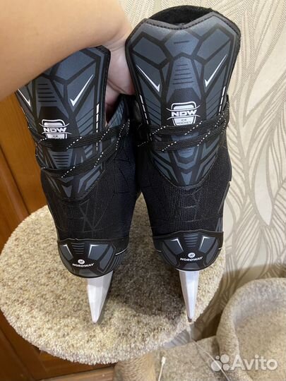 Коньки хоккейные 43 размер