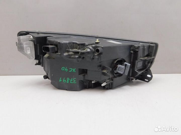 Фара левая Volvo XC40