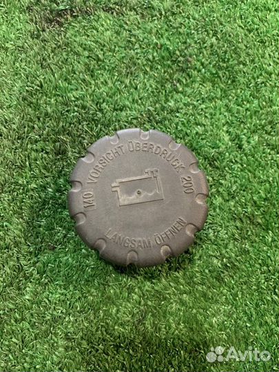 Крышка расширительного бачка Mercedes-Benz E-Class