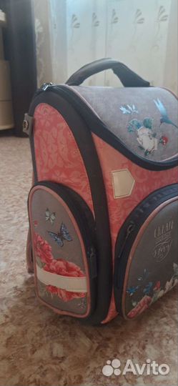 Рюкзак школьный для девочки 1 -4 класс