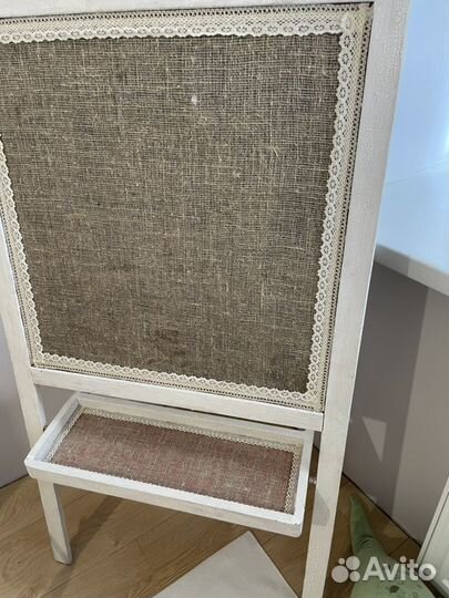 Стойка для детских рисунков