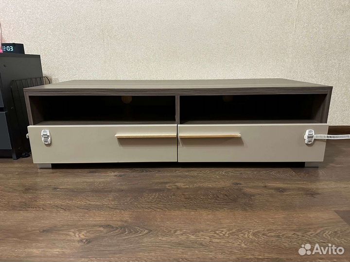 Тумба под телевизор