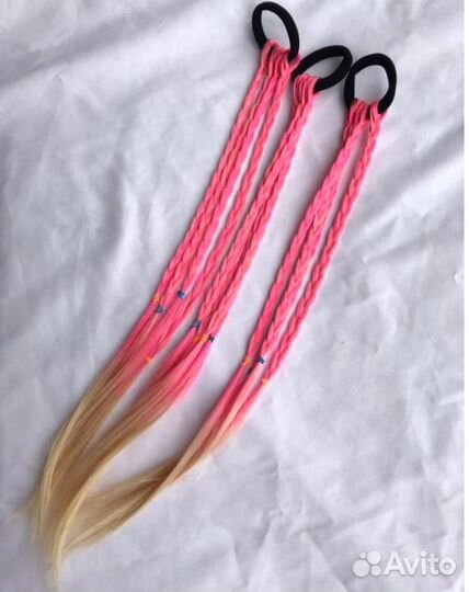 Резинка с косичками