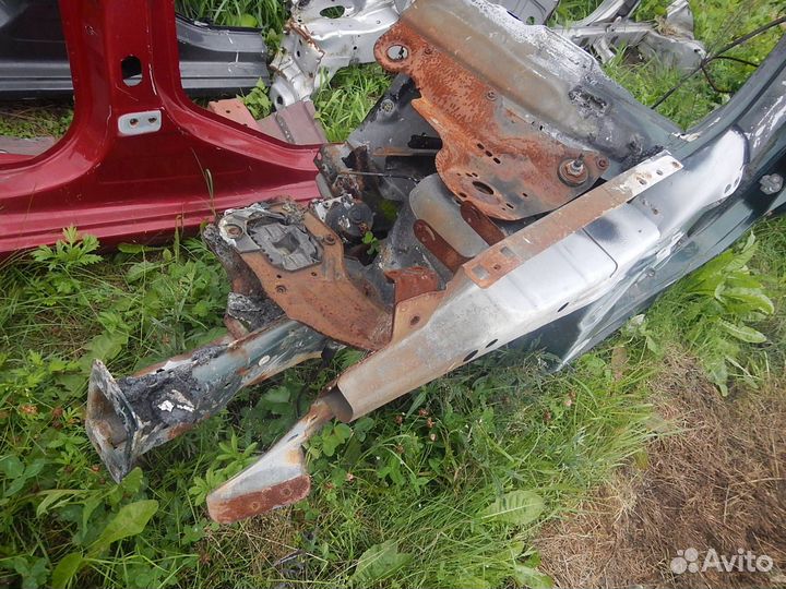 Панель боковая кузова/стойка левая Ford Fusion