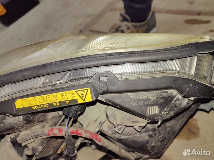 Фара тойота вокси 2011 год рестайлтнг