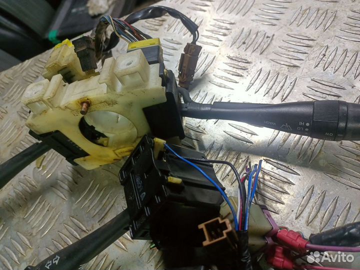 Подрулевой переключатель Nissan Terrano WD21