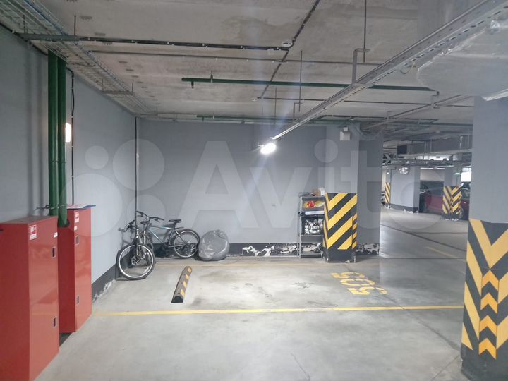 Машиноместо, 30 м²