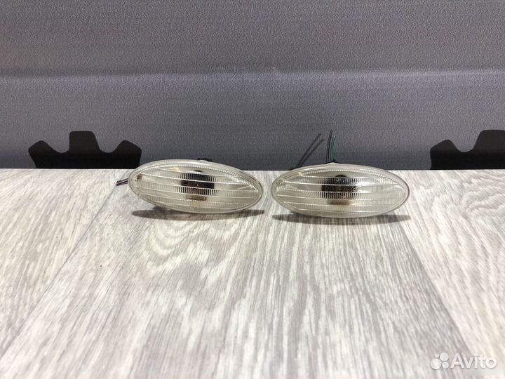 Повторитель поворота Nissan Terrano 3 D10