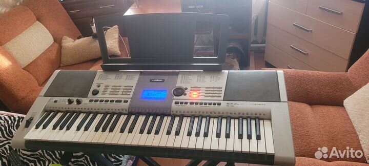Синтезатор Yamaha PSR E403