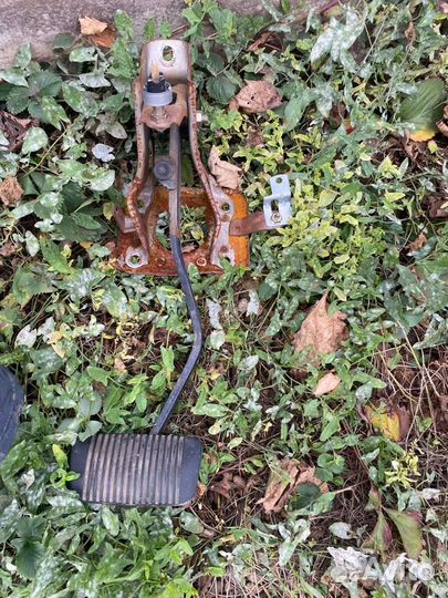 Педаль Toyota crown s120