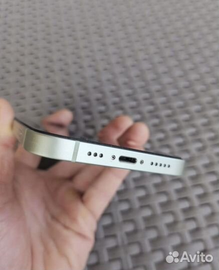 iPhone 12, 64 ГБ