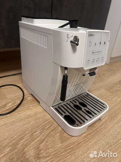 Кофемашина delonghi magnifica ecam 220.21