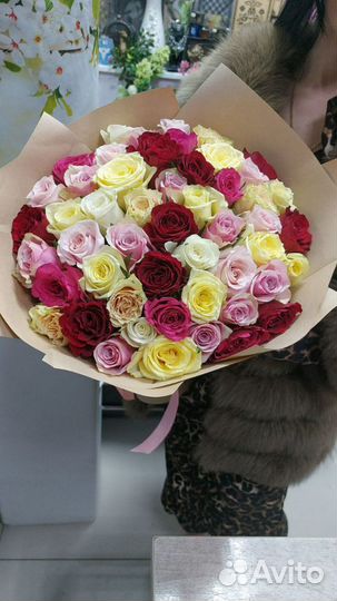 Цветы букеты розы пионы Геленджик