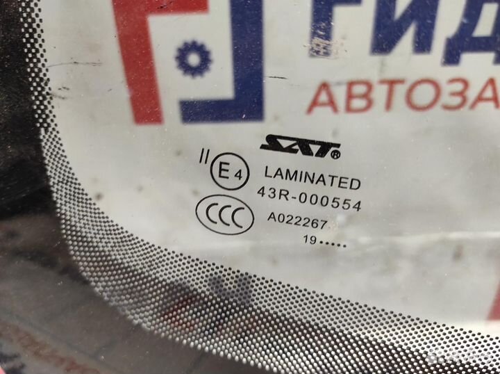 Стекло лобовое Volkswagen Jetta (A6) 5CU845011NVB