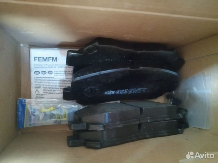 Тормозные колодки и ремкомплект суппорта