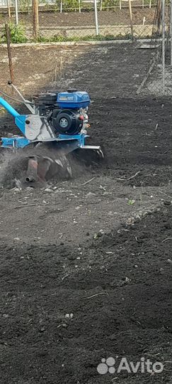 Вспашка земли мотоблоком