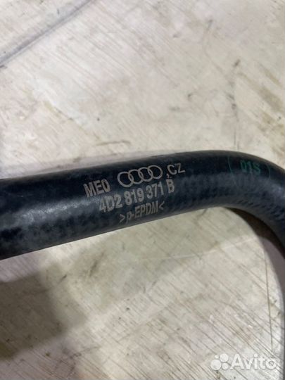 Патрубок системы охлаждения Audi A8 4D2 AUW