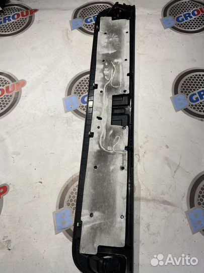 Обшивка крышки багажника Нижн. 51497441816 бмв X7