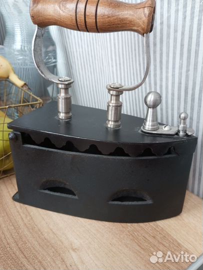 Утюг чугунный старинный