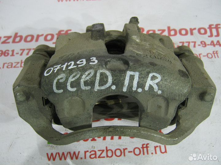 Суппорт передний правый Kia Ceed 2007-2012