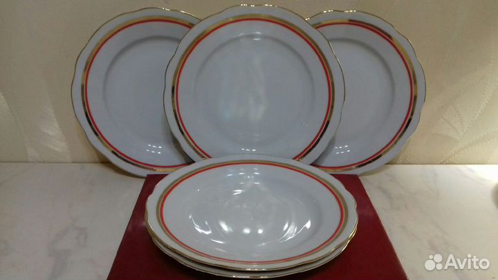 Тарелки обеденные. 5 штук чехословакия. bohemia
