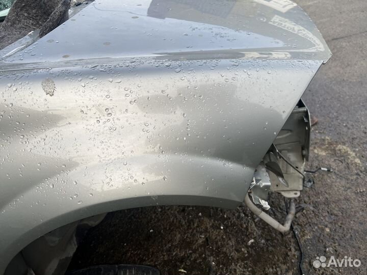 Крыло переднее правое на Renault Megan 2