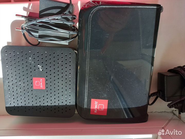 Роутер и приставка на телевизор