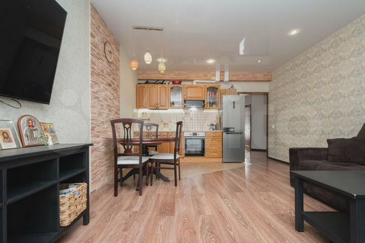 3-к. квартира, 80 м², 1/2 эт.