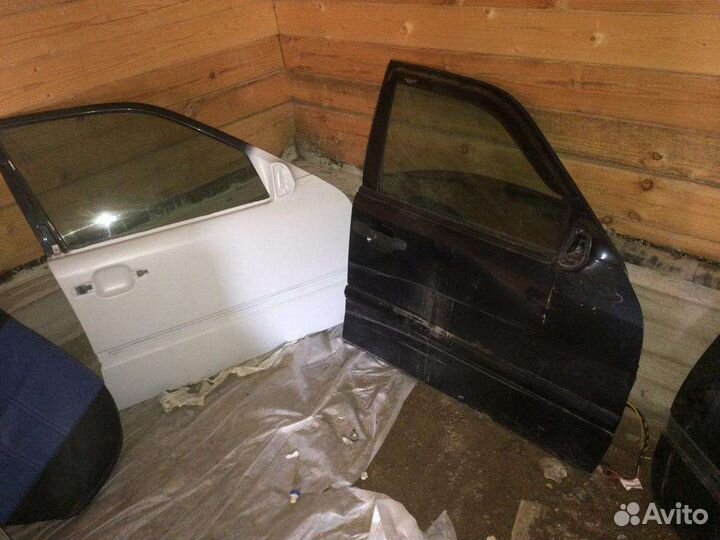 Двери на Мерседес Бенц w202 c 230k
