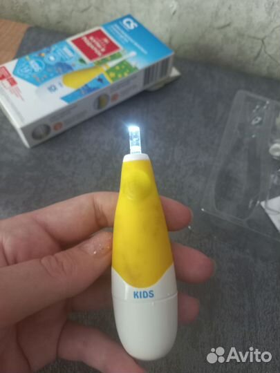 Электрическая звуковая зубная щетка