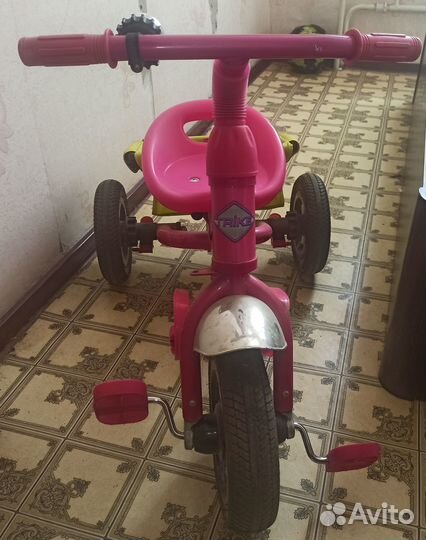 Велосипед детский для девочек трёх колёсный