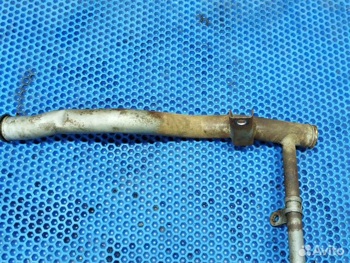 Труба охлаждающей жидкости Mitsubishi carisma 1.8