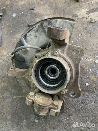 Кулак передний правый Ssang Yong Kyron