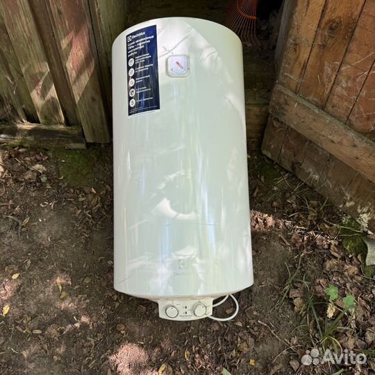 Водонагреватель Electrolux EWH 100